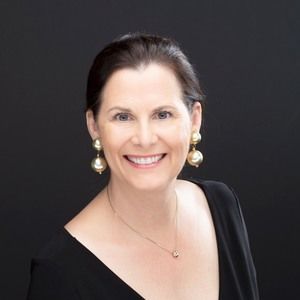 Meet your Posher, Dana